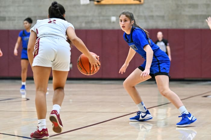 a South Medford Mission Hills girls basketball Oregon POA Holiday Classic December 30 2023 Leon Neuschwander 3